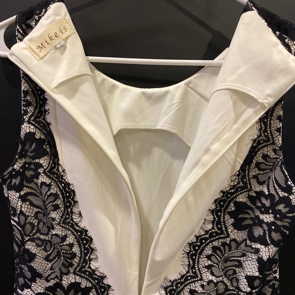 Classic White Dress with Black Lace Accents Size L - Picture 5 of 7